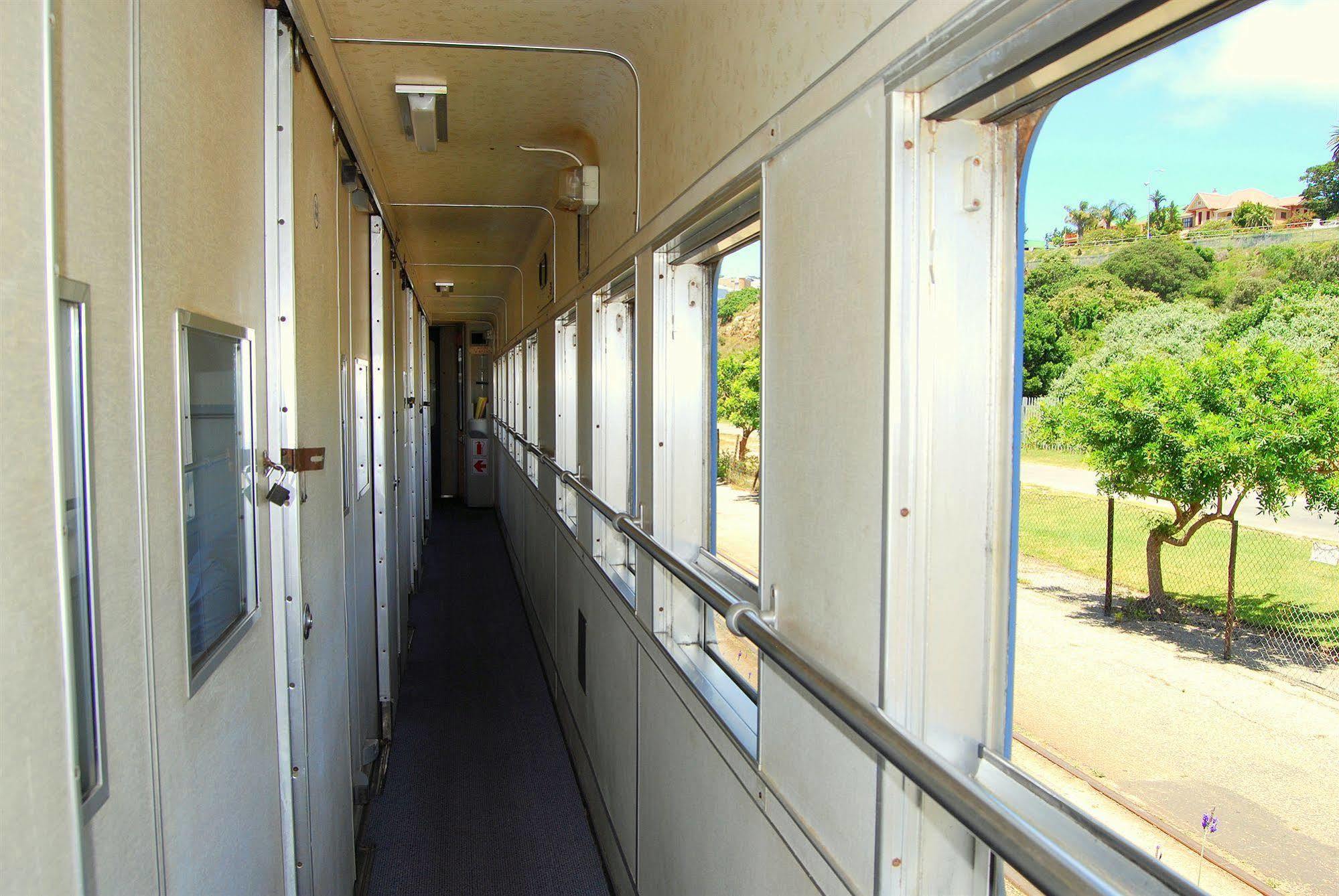 Santos Express Train Lodge Hostel Моссел-Бей Экстерьер фото